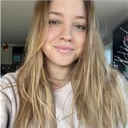 Salut, je m’appelle Margo et je suis disponible pour vous aider dans les matières d’histoire - géographie !